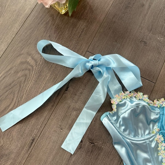 Light Blue Satin Lace-Up Crop Top with Ribbon Straps - Picture 6 of 9